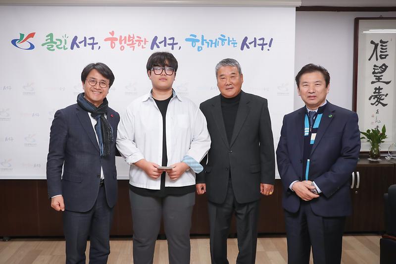 Young-5661.jpg 이미지