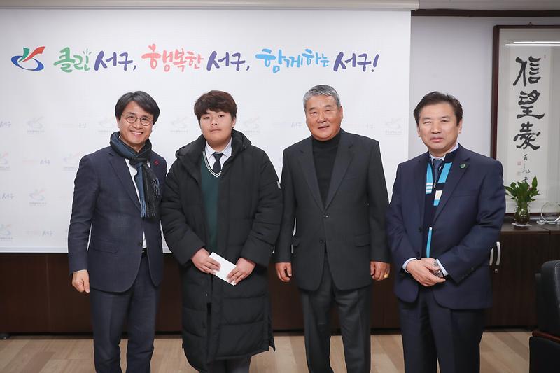 Young-5668.jpg 이미지