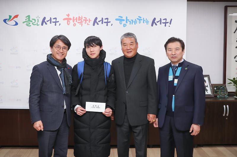 Young-5693.jpg 이미지