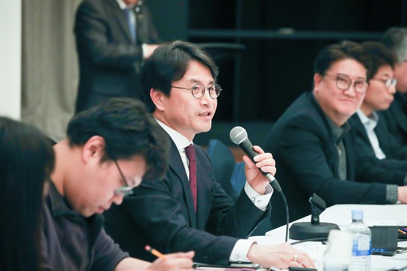 Young-5832.jpg 이미지