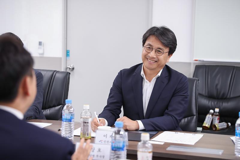 Young-6058.jpg 이미지