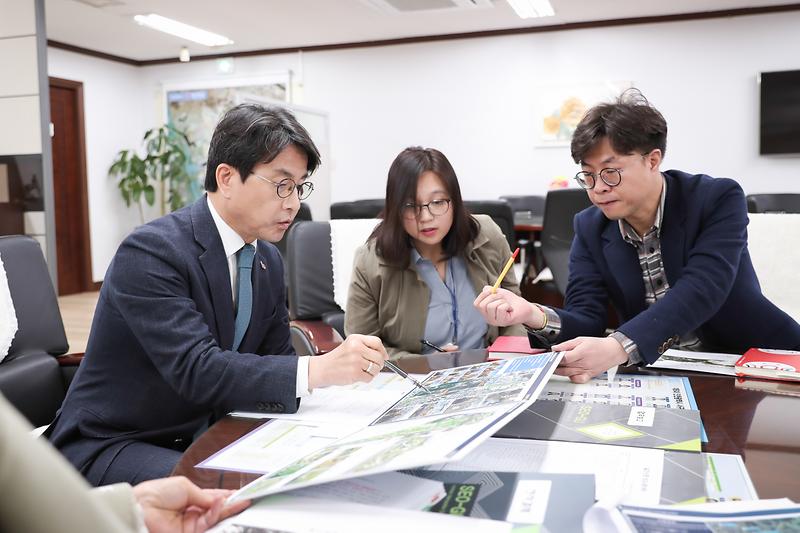 Young-6110.jpg 이미지