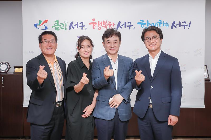 Young-6112.jpg 이미지