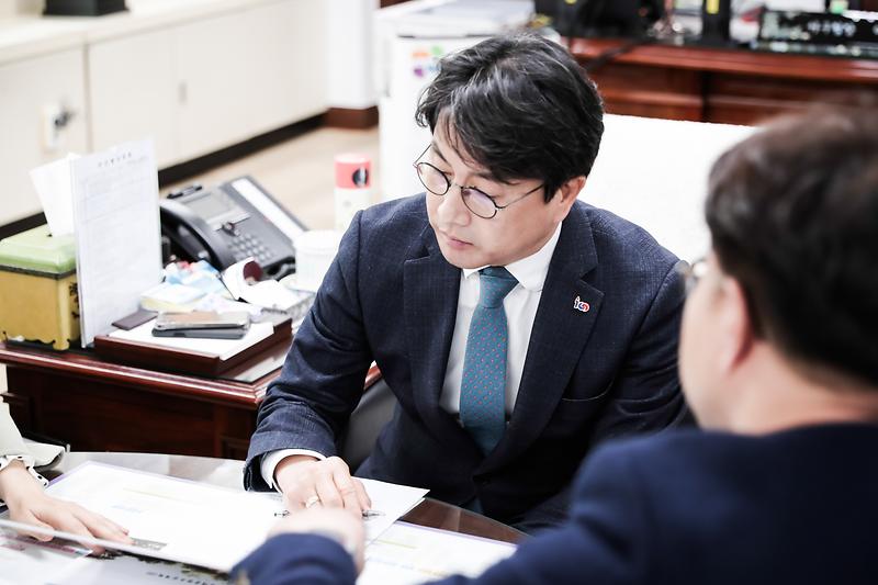 Young-6207.jpg 이미지