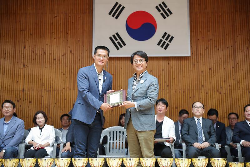 Young-6224.jpg 이미지