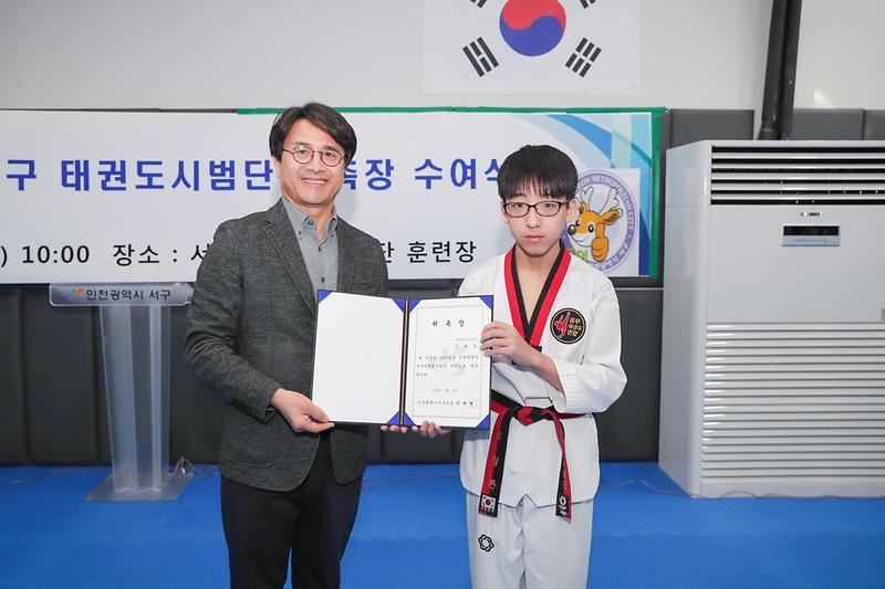 Young-6431.jpg 이미지