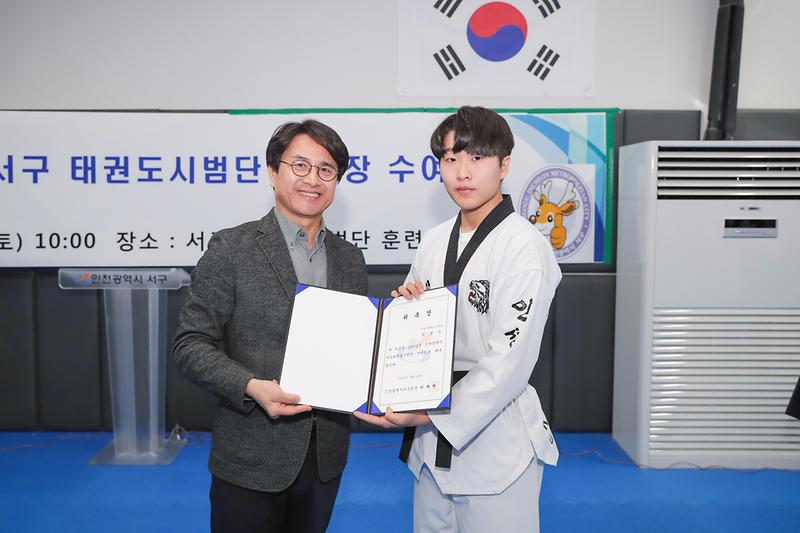 Young-6440.jpg 이미지