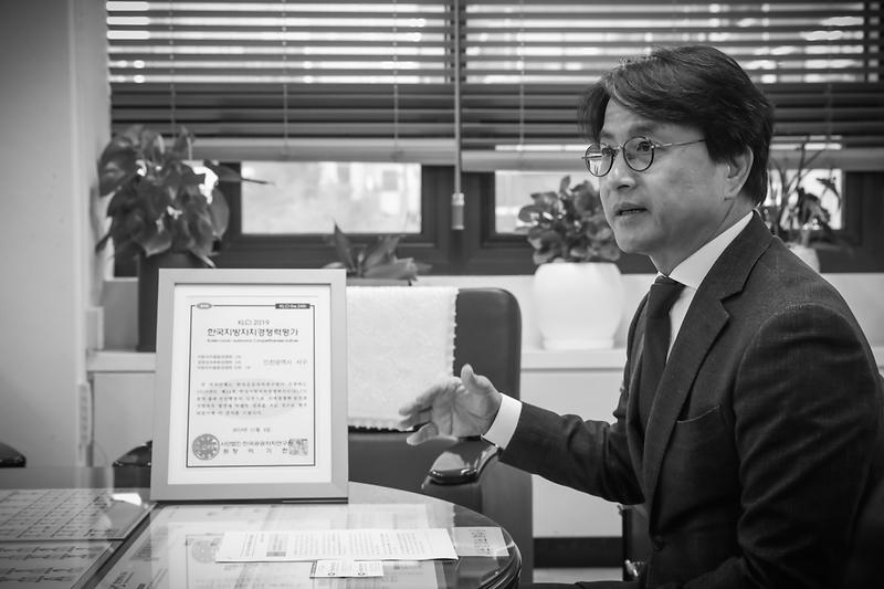 Young-6441.jpg 이미지