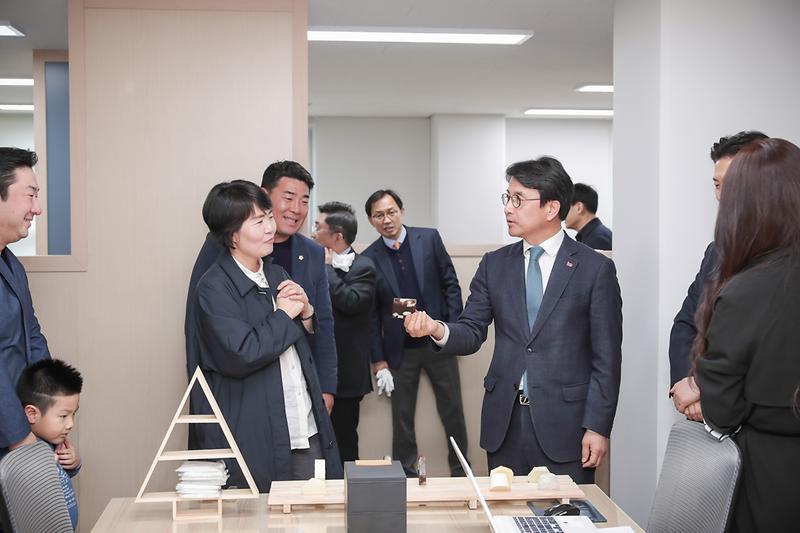 Young-6506.jpg 이미지