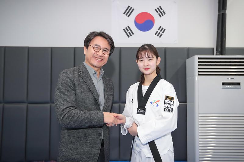 Young-6610.jpg 이미지