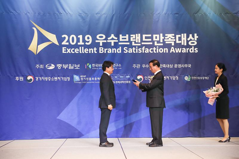 Young-7117.jpg 이미지