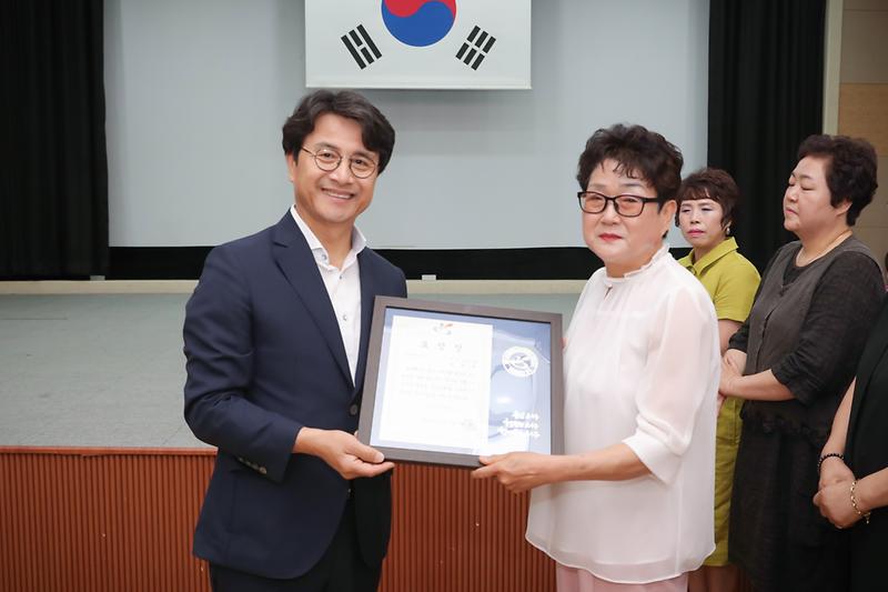 Young-7171.jpg 이미지