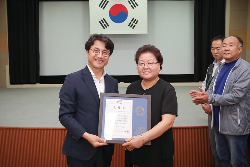 Young-7217.jpg 이미지