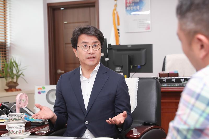 Young-7790.jpg 이미지