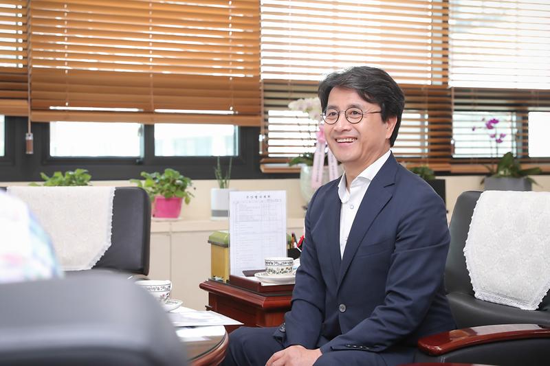 Young-7839.jpg 이미지