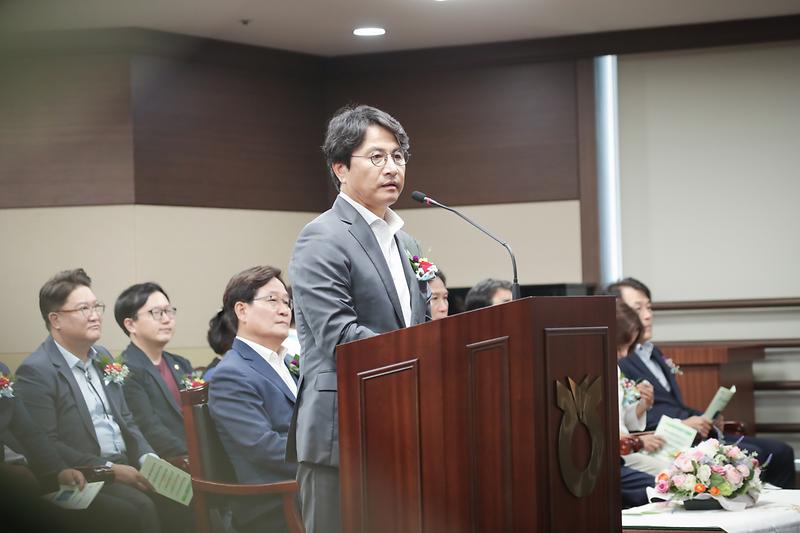 Young-7912.jpg 이미지