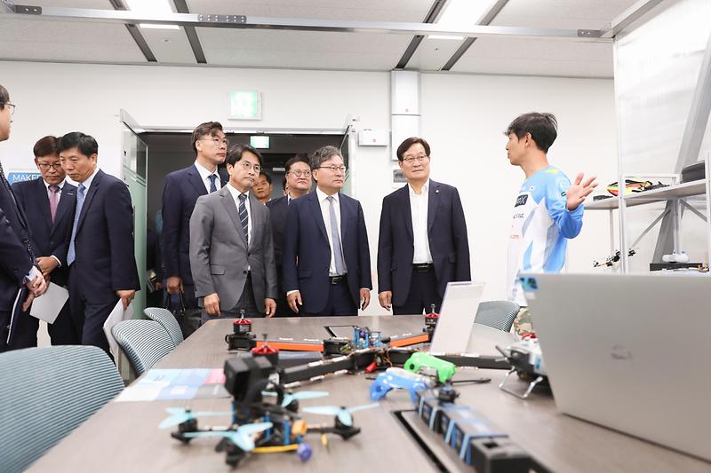 Young-7918.jpg 이미지