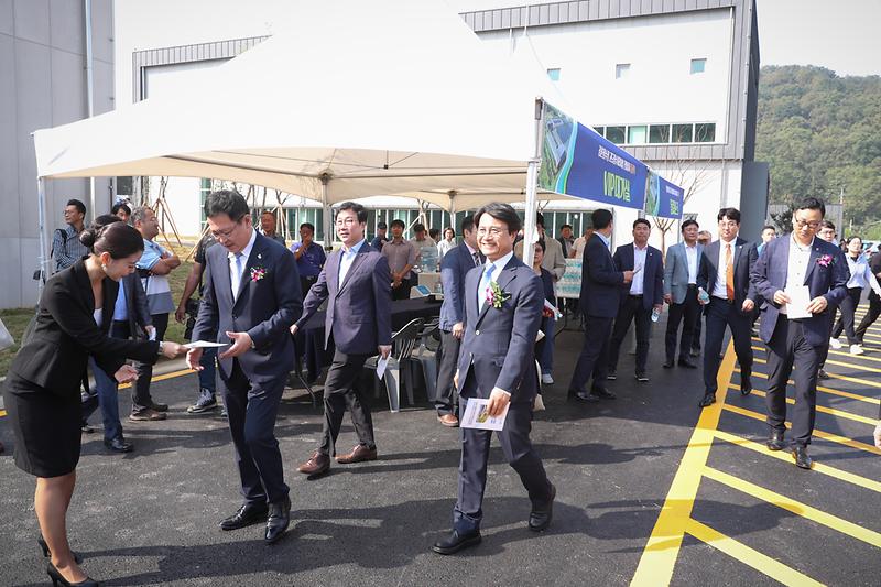 Young-7930-2.jpg 이미지