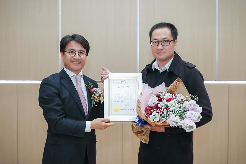 Young-7942.jpg 이미지