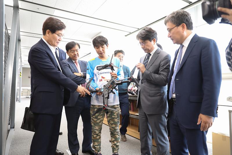 Young-7973.jpg 이미지