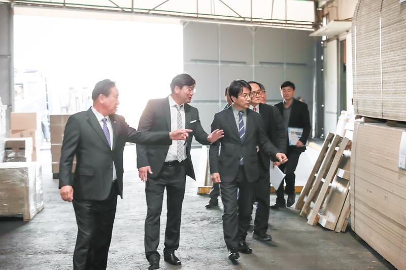 Young-8020.jpg 이미지