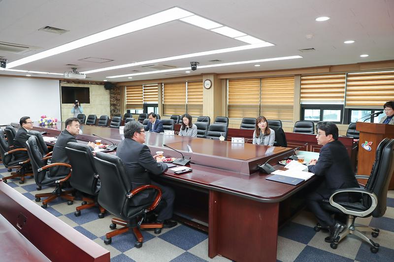 Young-8075.jpg 이미지