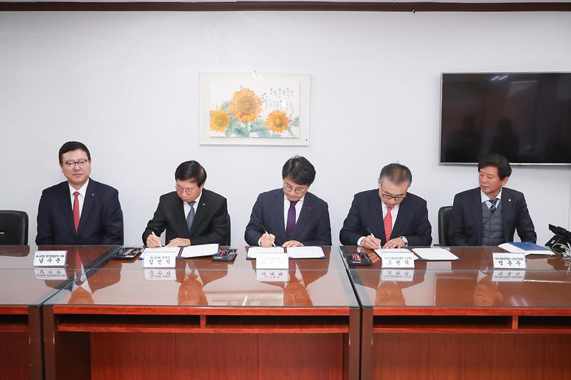 Young-8130.jpg 이미지