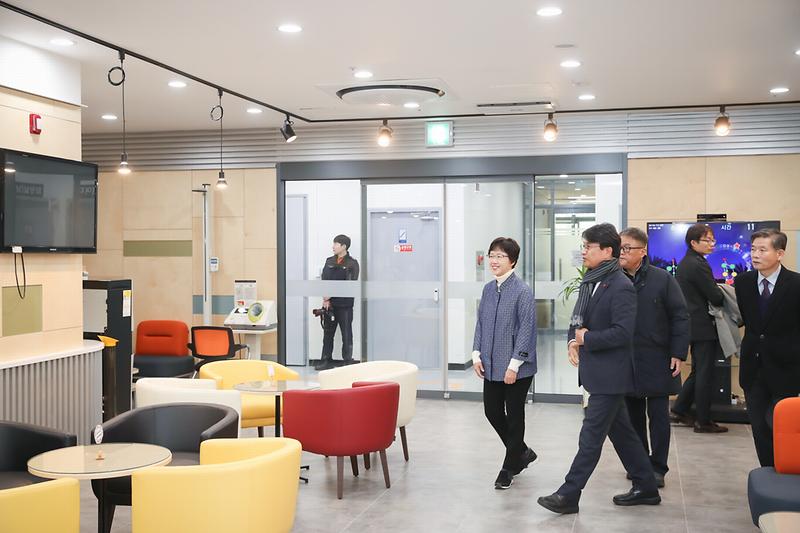 Young-8187.jpg 이미지