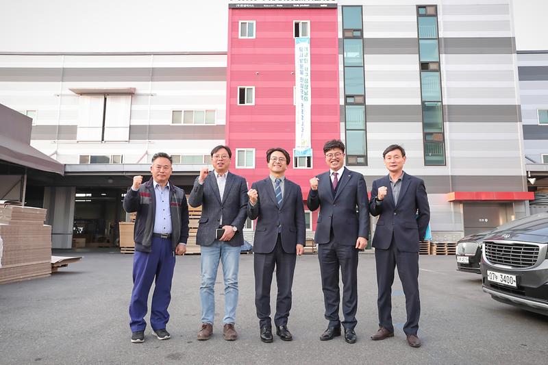 Young-8195.jpg 이미지