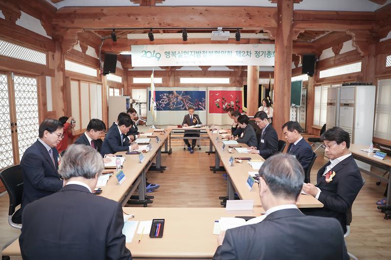 Young-8221.jpg 이미지