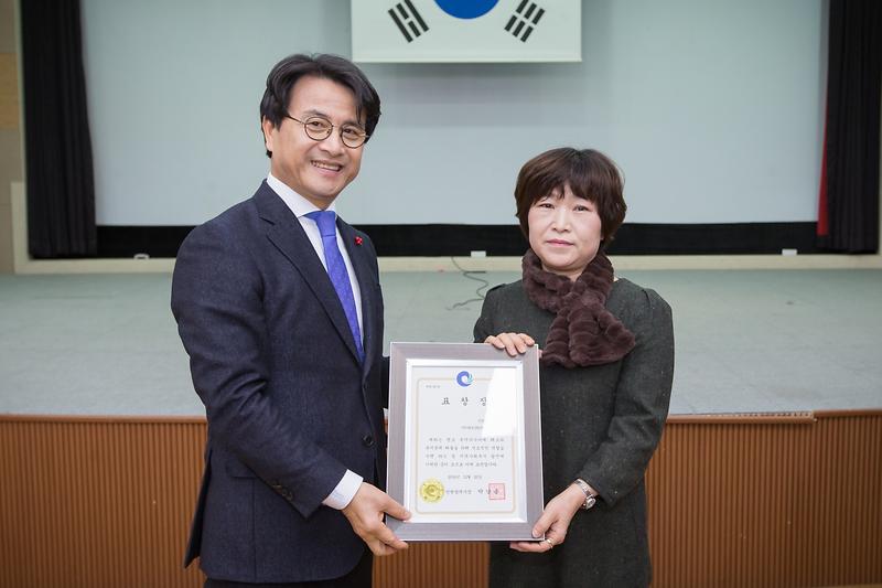 Young-8368.jpg 이미지