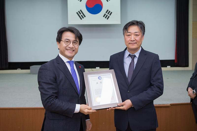 Young-8381.jpg 이미지