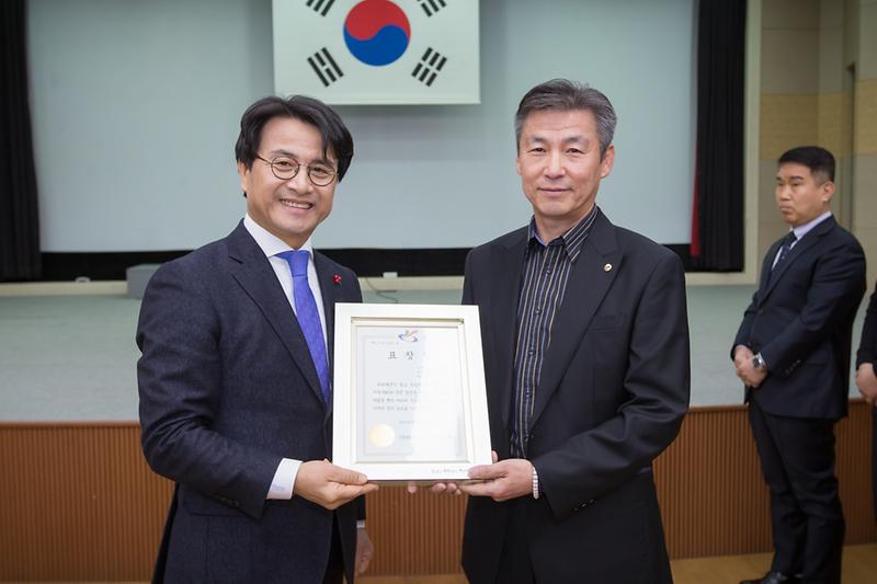 Young-8396.jpg 이미지