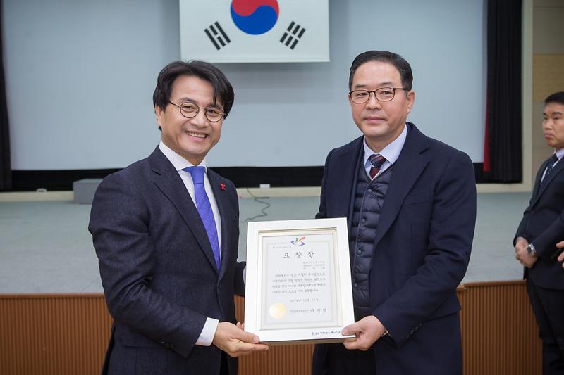 Young-8409.jpg 이미지