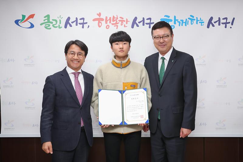 Young-8471.jpg 이미지