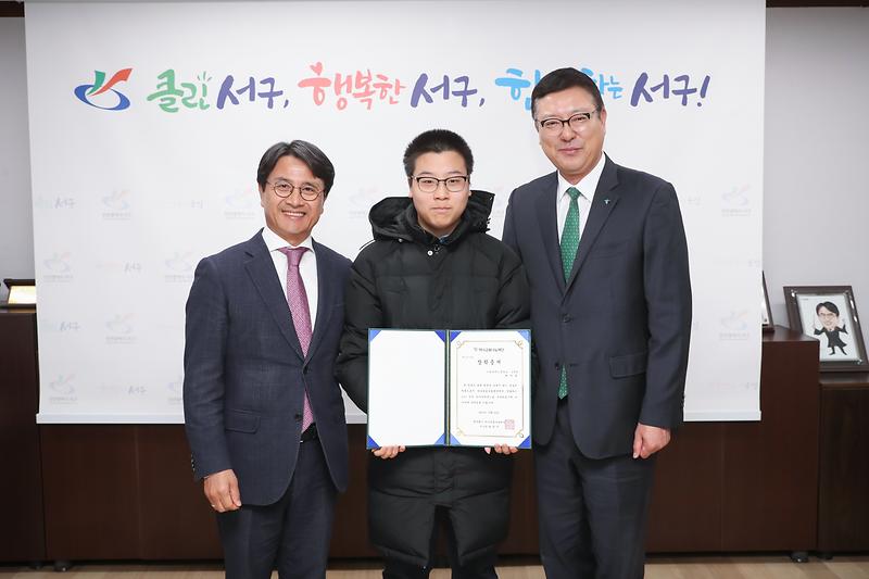 Young-8504.jpg 이미지