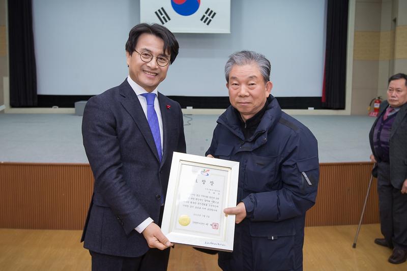 Young-8524.jpg 이미지