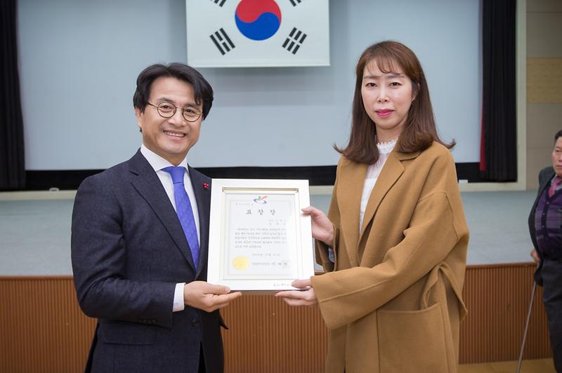 Young-8557.jpg 이미지