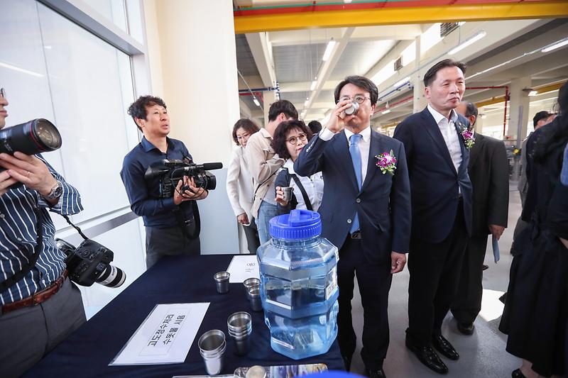 Young-8605-2.jpg 이미지