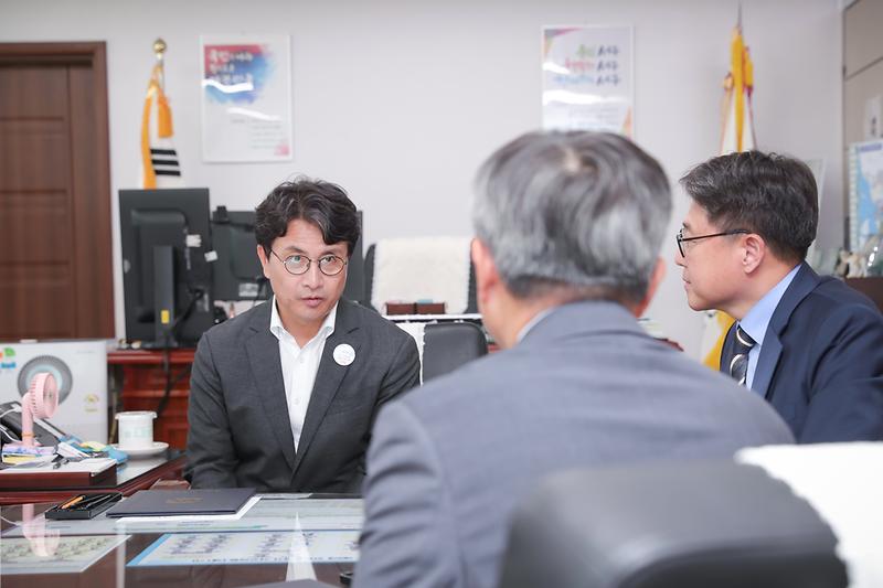 Young-8730.jpg 이미지