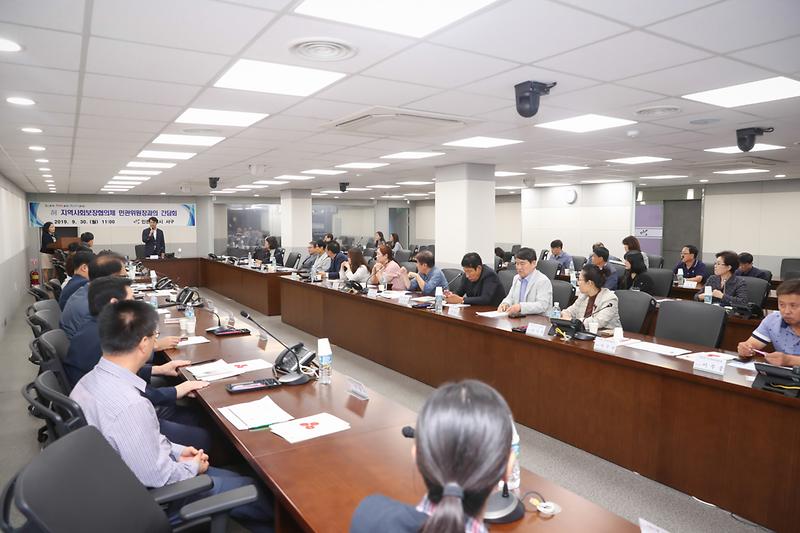 Young-8863-2.jpg 이미지