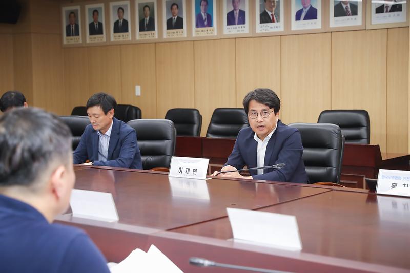 Young-9027-2.jpg 이미지