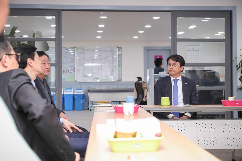 Young-9226.jpg 이미지