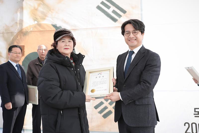 Young-9286.jpg 이미지