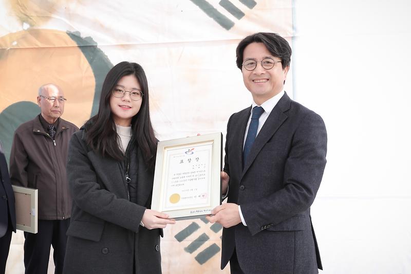 Young-9300.jpg 이미지