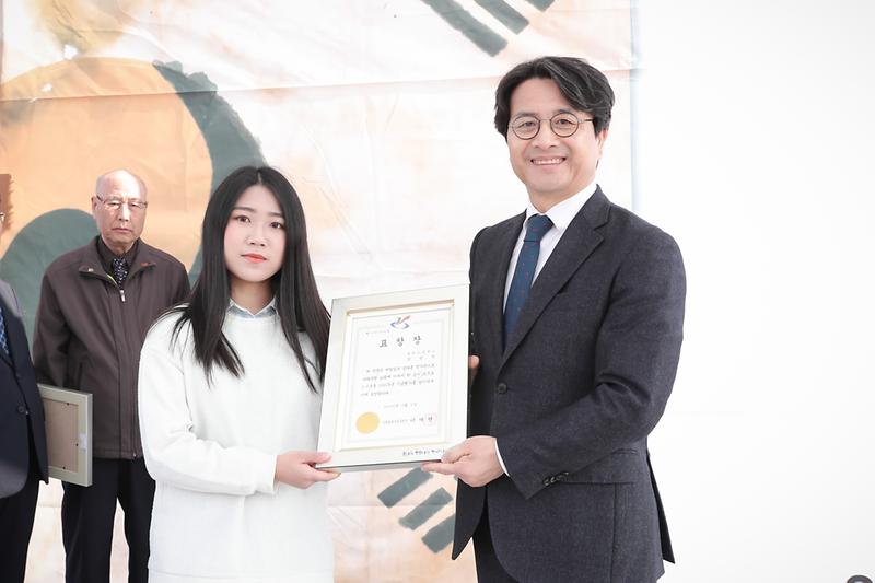 Young-9311.jpg 이미지