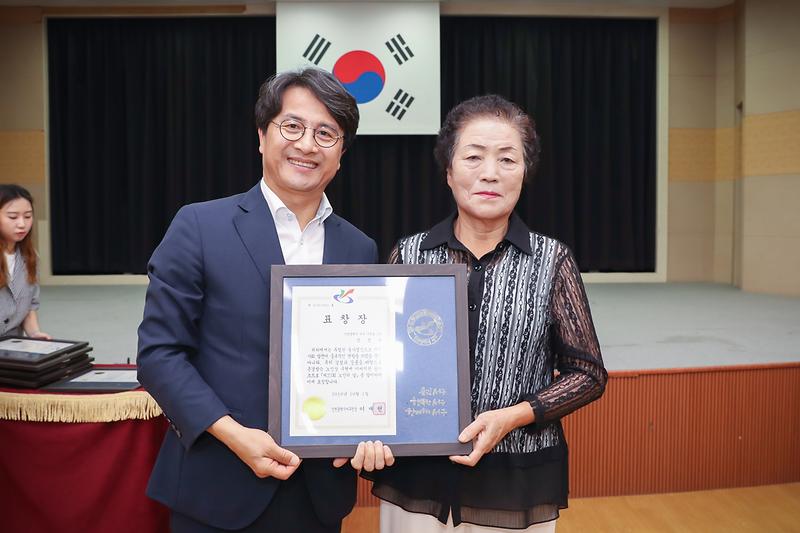 Young-9345.jpg 이미지