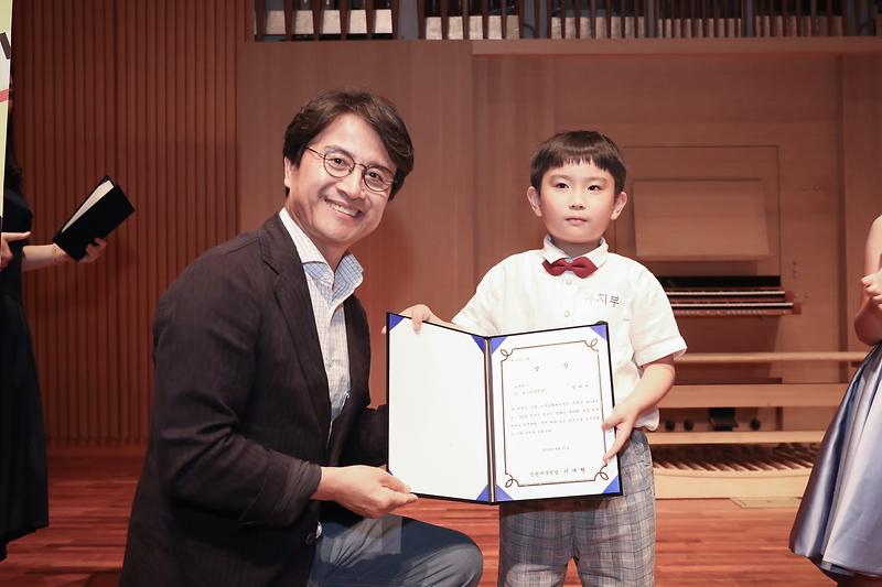 Young-9492.jpg 이미지