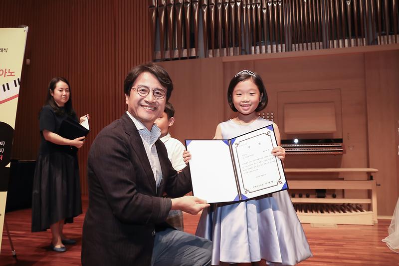 Young-9502.jpg 이미지