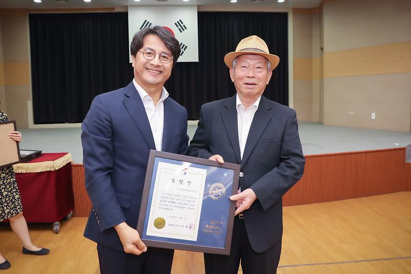 Young-9516.jpg 이미지